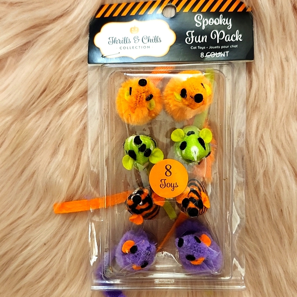 Brand New HOLIDAY INSPIRED THRILLS & CHILLS FAUX FUR CAT TOY-8CT.